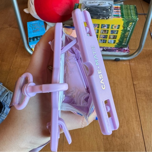 Case-Mate Holographic Phone Pouch with Lavender Strap - Picture 4 of 8